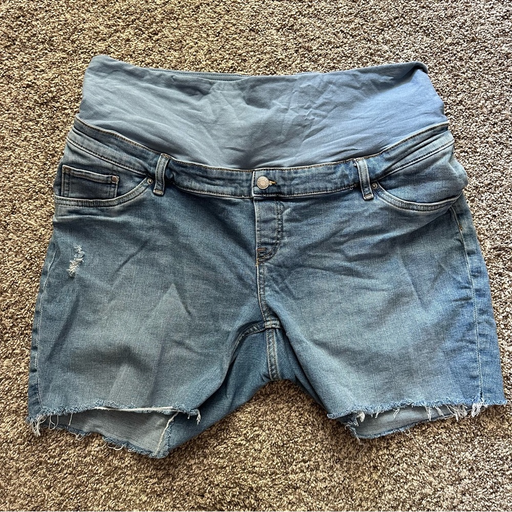 EUC H&M maternity shorts